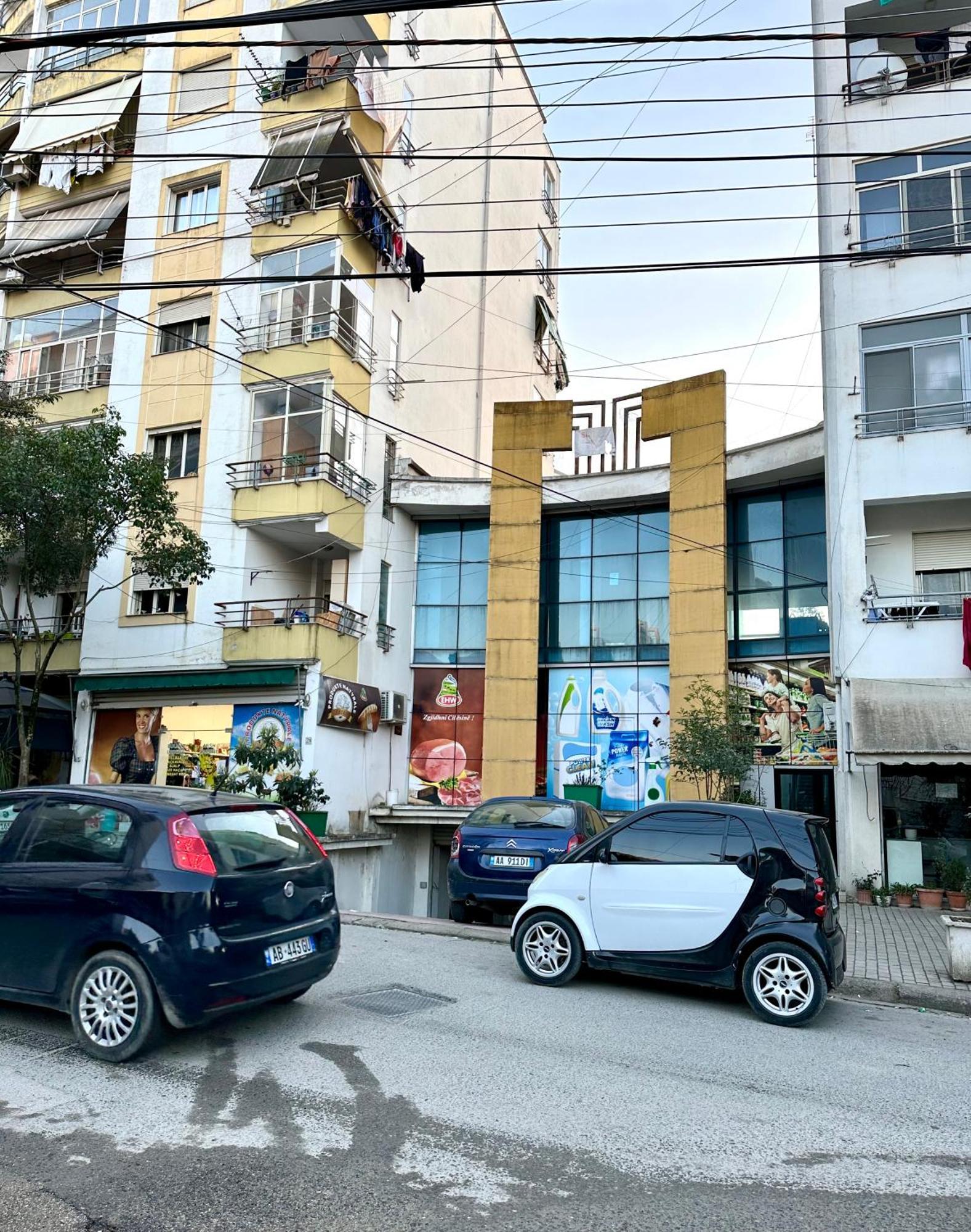 Skyview Oasis Premium Apartment Tirana Exterior photo